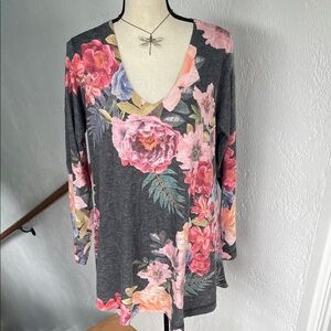 Soft Surroundings Midnight Blooms Floral V-Neck Long Sleeve Top Gray and Pink L